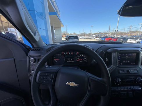 Used 2024 Chevrolet Silverado 2500 Custom w/ Custom Convenience Package image 10