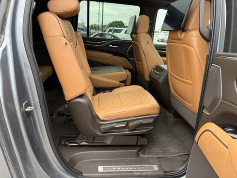 Used 2021 Cadillac Escalade ESV Sport w/ Driver Assist Tech Package AWD/4WD image 13