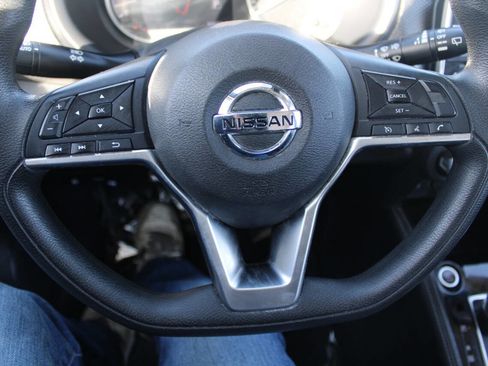 Used 2020 Nissan Kicks SV image 14