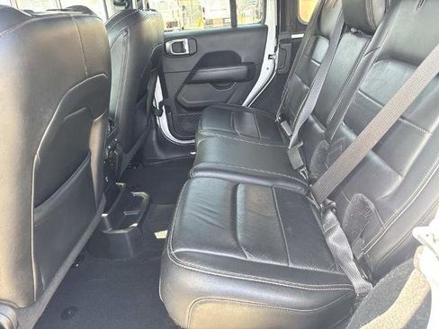 Used 2018 Jeep Wrangler Unlimited Sahara image 24