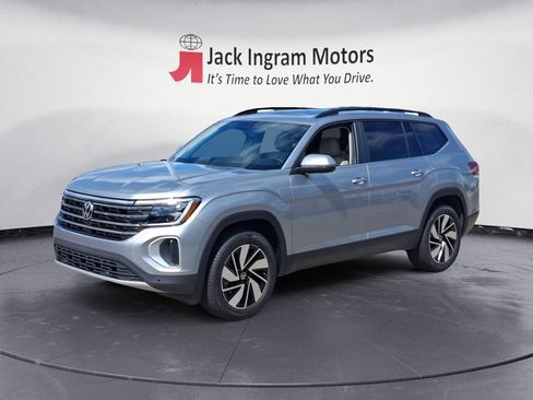 Used 2026 Volkswagen Atlas SE w/ Panoramic Sunroof Package FWD image 1
