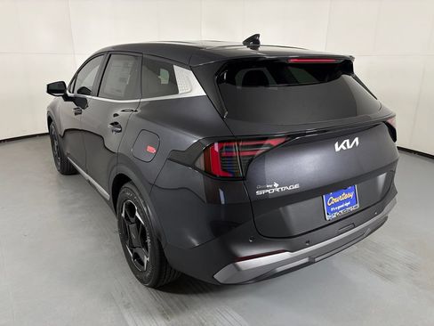 New 2026 Kia Sportage EX FWD image 6