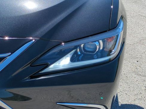 New 2025 Lexus ES 350 w/ Premium Package image 10