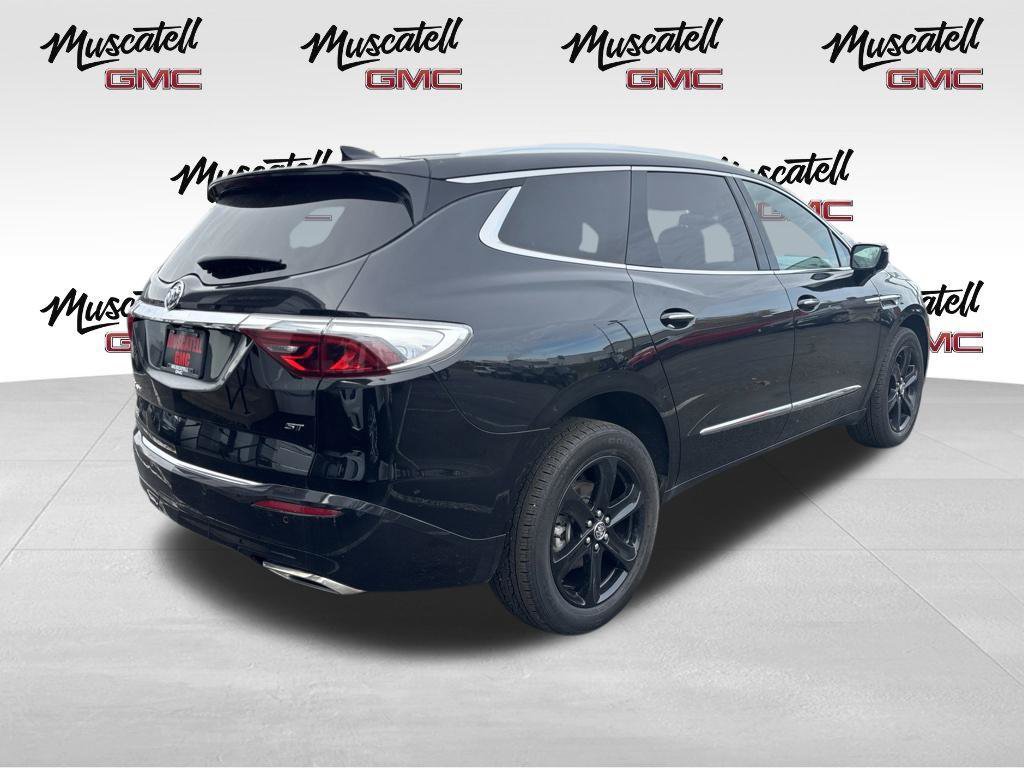 Used 2024 Buick Enclave Essence w/ Sport Touring Edition AWD/4WD image 3