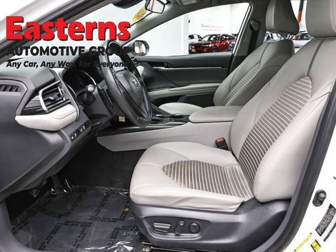 Used 2023 Toyota Camry SE FWD image 14