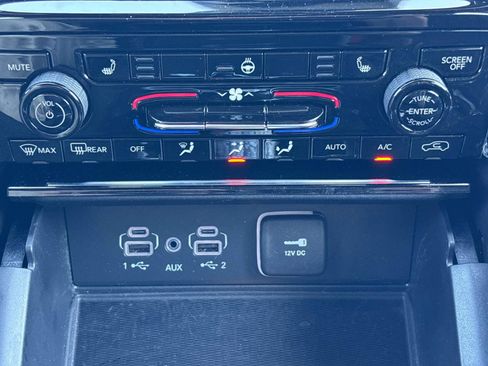 Certified 2024 Jeep Grand Cherokee Altitude AWD/4WD image 22