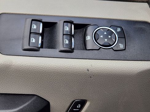 Used 2022 Ford F250 XL w/ Power Equipment Group image 24