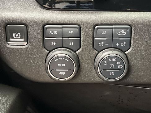 Certified 2024 Chevrolet Silverado 1500 High Country w/ High Country Premium Package AWD/4WD image 18