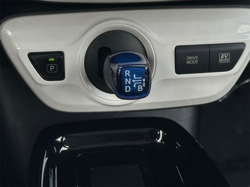 Used 2017 Toyota Prius Three image 17