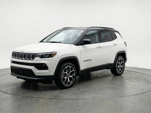 Used 2025 Jeep Compass Limited AWD/4WD image 3
