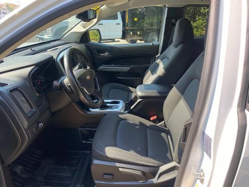 Used 2022 Chevrolet Colorado LT w/ Fleet Safety Package image 10