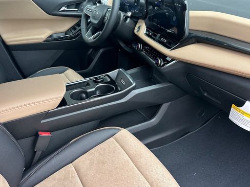 New 2026 Chevrolet Equinox ACTIV w/ Convenience Package III image 15