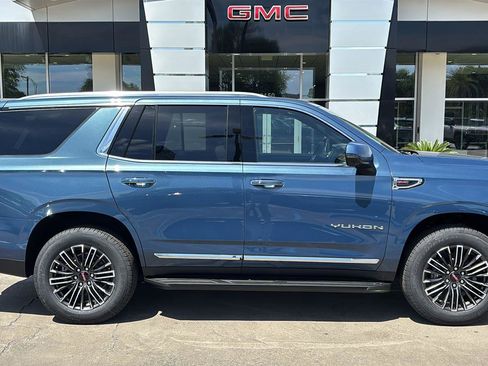 New 2026 GMC Yukon Elevation RWD image 8