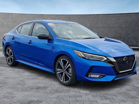 Used 2023 Nissan Sentra SR w/ SR Premium Package FWD image 2