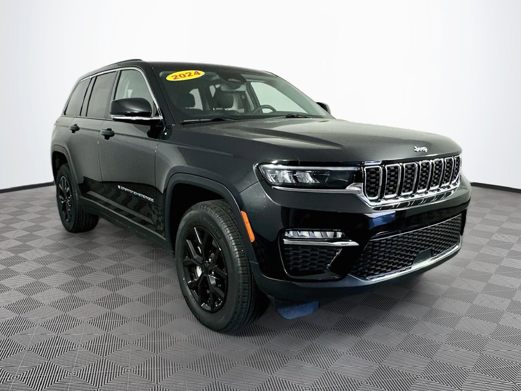 Certified 2024 Jeep Grand Cherokee Limited w/ Trailer Tow Package AWD/4WD image 2