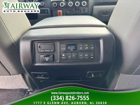 Used 2021 Toyota Sequoia Platinum AWD/4WD image 29