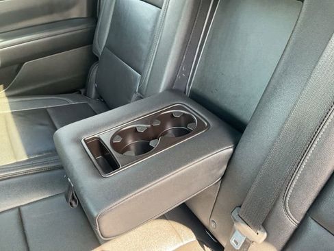 Used 2022 Chevrolet Suburban LT w/ Luxury Package AWD/4WD image 25