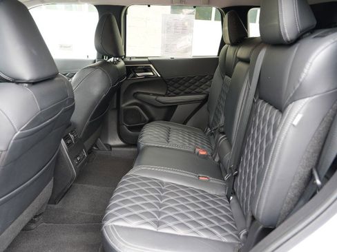 Used 2024 Mitsubishi Outlander SEL FWD image 18