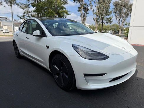 Used 2023 Tesla Model 3 Standard Range RWD image 2