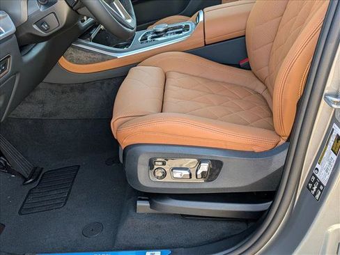 Used 2026 BMW X7 xDrive40i w/ Premium Package image 4