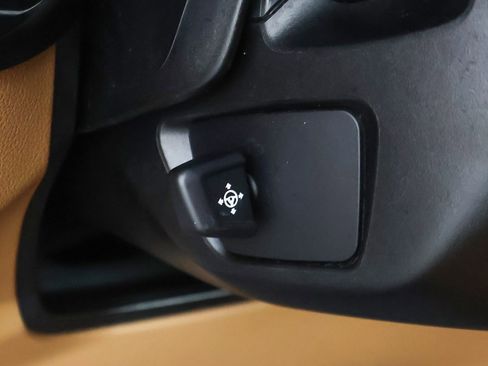 Used 2023 BMW M550i xDrive w/ Shadowloine Package image 39