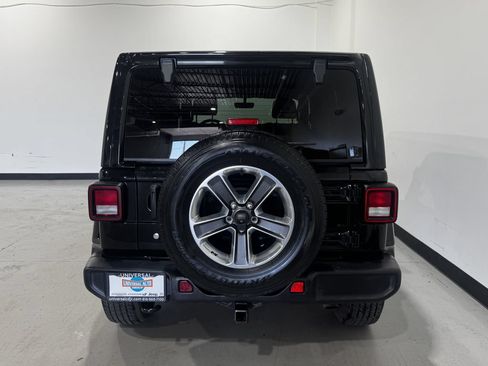 Used 2019 Jeep Wrangler Unlimited Sahara w/ Uconnect 4C Nav & Sound Group AWD/4WD image 24