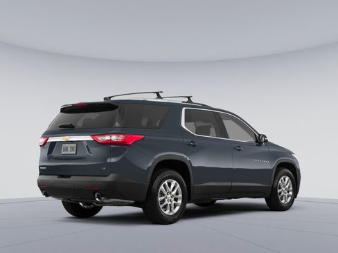 Used 2020 Chevrolet Traverse LT image 3