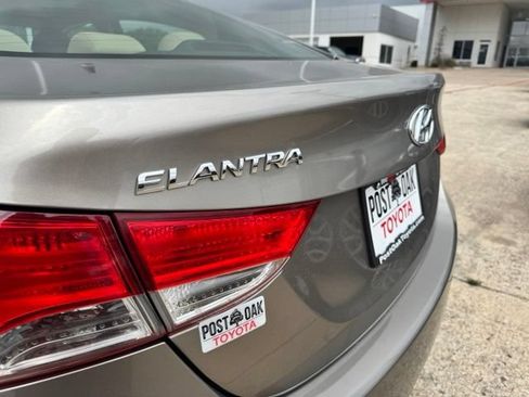 Used 2013 Hyundai Elantra GLS w/ Preferred Pkg FWD image 9
