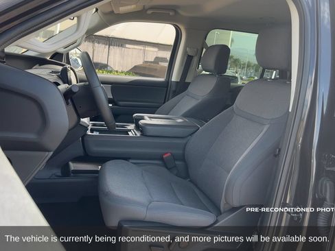 Used 2025 Ford Expedition Active RWD image 11