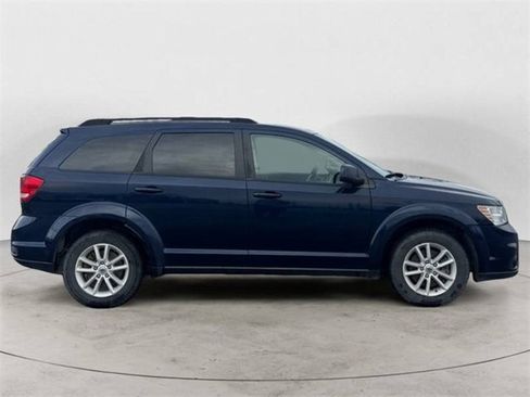 Used 2018 Dodge Journey SXT image 8