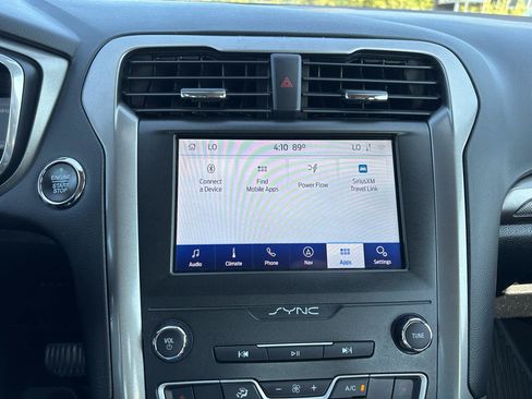 Used 2020 Ford Fusion SE FWD image 22