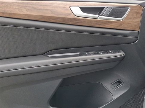 New 2026 Volkswagen Atlas SE image 9