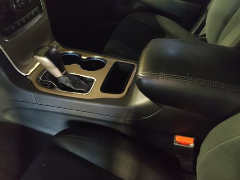 Used 2017 Jeep Grand Cherokee Laredo w/ Quick Order Package 2BE RWD image 26