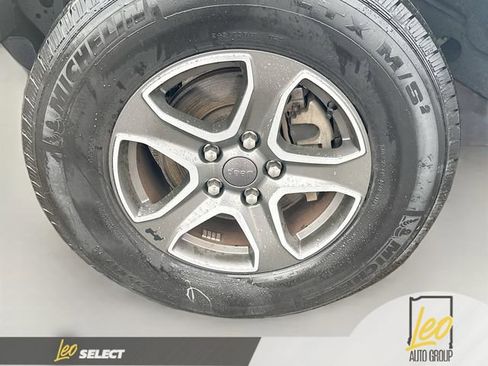 Used 2018 Jeep Wrangler Unlimited Rubicon w/ Cold Weather Group image 29