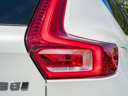 Used 2024 Volvo XC40 B5 Plus w/ Climate Package AWD/4WD image 7