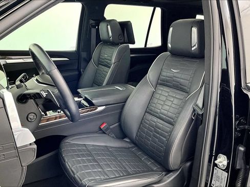 Used 2025 Cadillac Escalade Sport Platinum AWD/4WD image 31