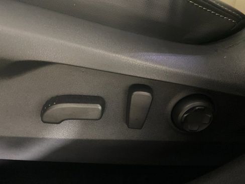 Certified 2025 Subaru Outback Limited image 27