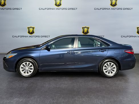 Used 2016 Toyota Camry LE image 2