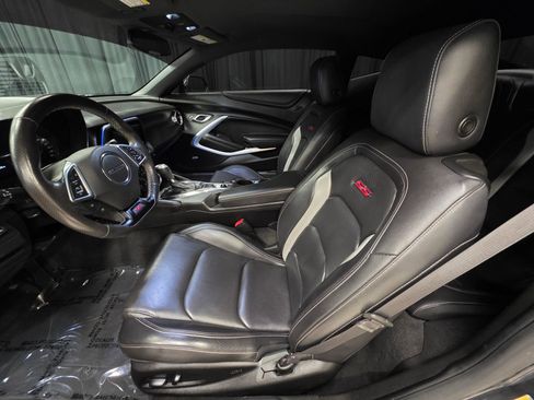 Used 2018 Chevrolet Camaro SS RWD image 21