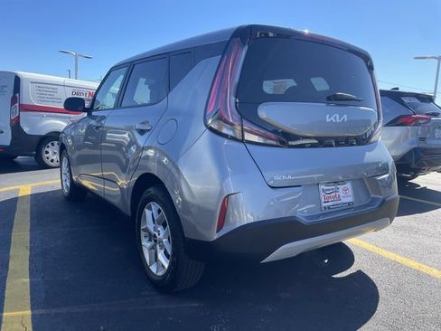 Used 2025 Kia Soul LX w/ LX Technology Package FWD image 31