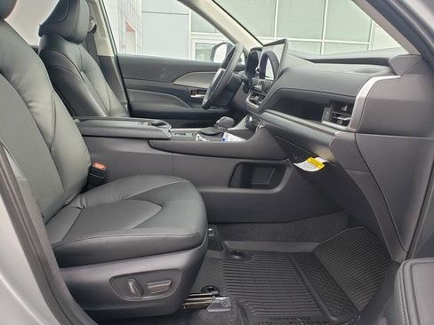 New 2026 Toyota Grand Highlander XLE image 17