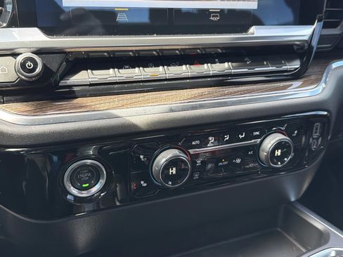 Used 2023 Chevrolet Silverado 1500 LT Trail Boss w/ Protection Package image 18