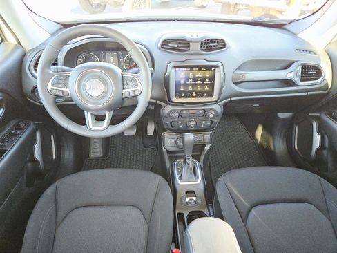 Used 2023 Jeep Renegade Latitude w/ Sun & Fun Group image 11