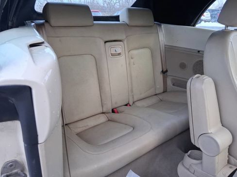 Used 2008 Volkswagen Beetle S w/ Cold Weather Pkg image 9