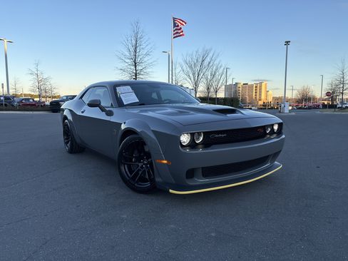 Certified 2023 Dodge Challenger R/T Scat Pack image 2