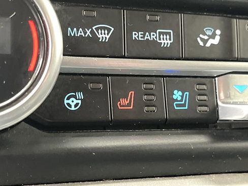 Used 2024 Ford Expedition XLT image 25