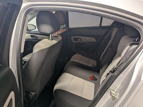 Used 2014 Chevrolet Cruze LS FWD image 21
