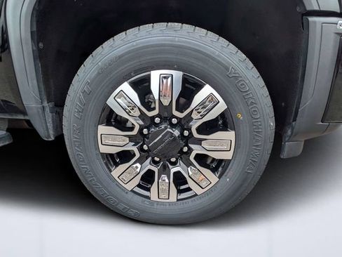 Used 2024 GMC Sierra 2500 Denali w/ Denali Reserve Package AWD/4WD image 10