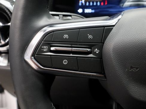 Used 2026 Chevrolet Equinox LT FWD image 29