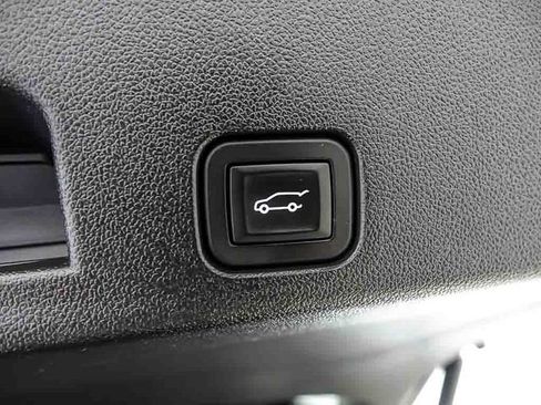 Certified 2024 Chevrolet Traverse RS AWD/4WD image 35